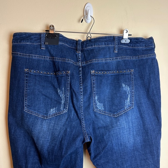 Lane Bryant NWT Girlfriend Jeans Studded Pocket Distressed Dark Wash Size 22 - Picture 7 of 15